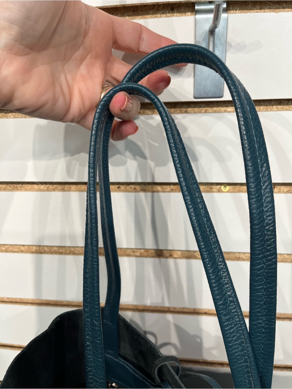 Teal leather tote bag - Picture 7 of 12